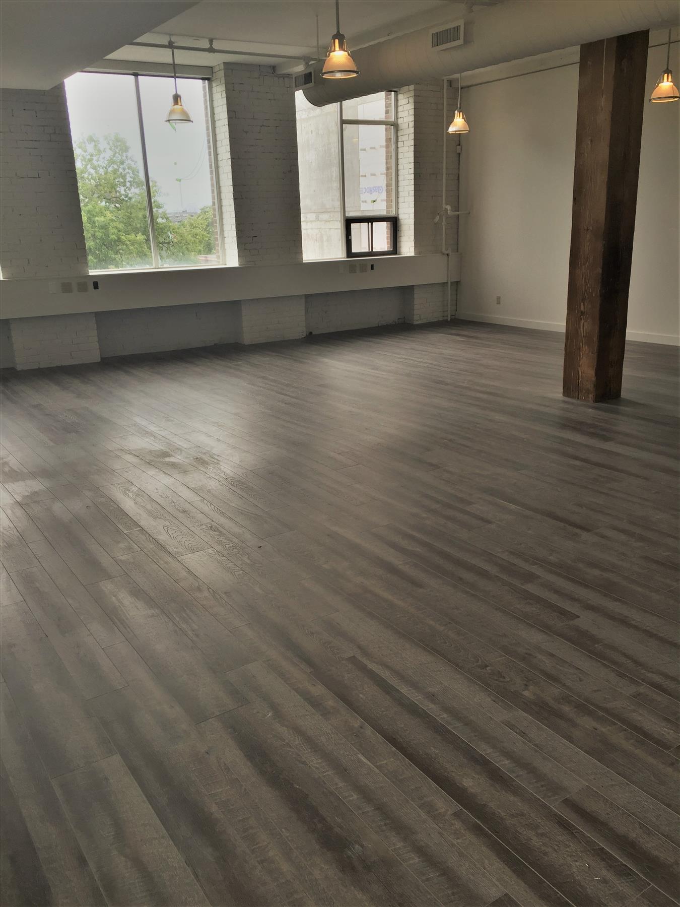 Vinyl Plank Flooring/Commercial application